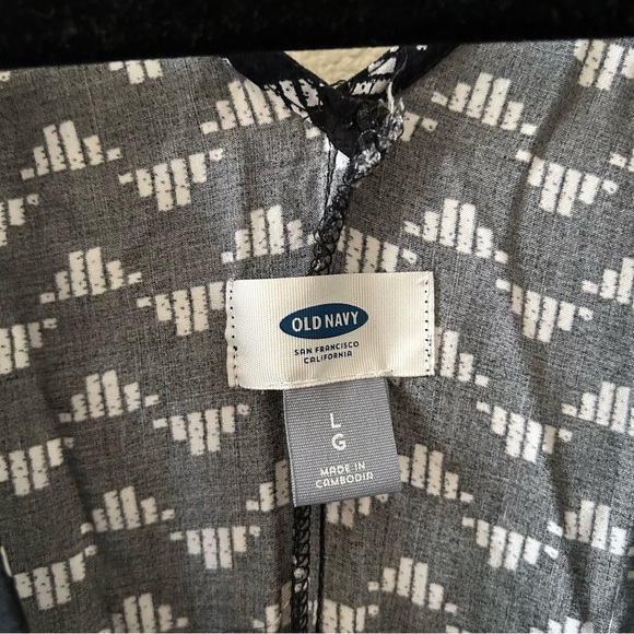 Old Navy Black and White Chevron -ish print Jumpsuit - Picture 4 of 5